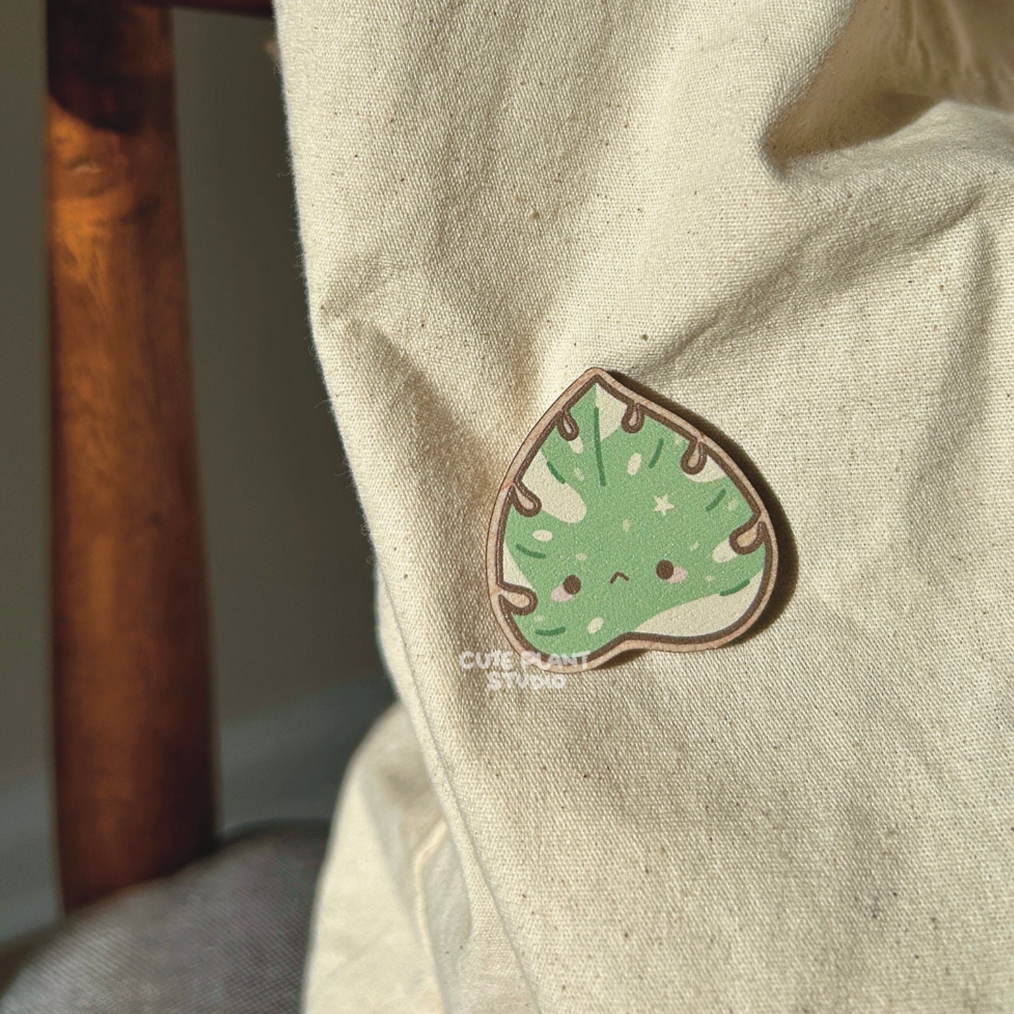 Monstera Thai Constellation Wooden Pin